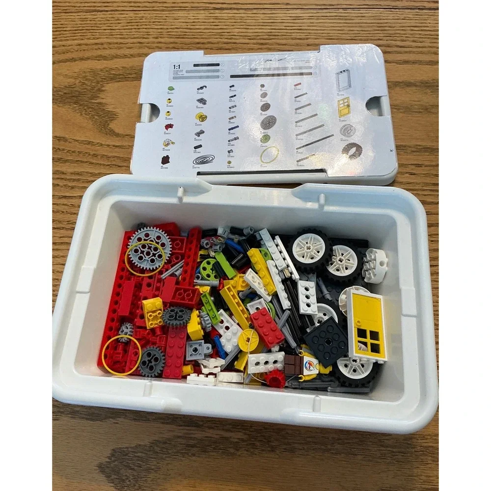 LEGO Education WeDo Resource Set 9585 STEM Robotics Building Kit no tray